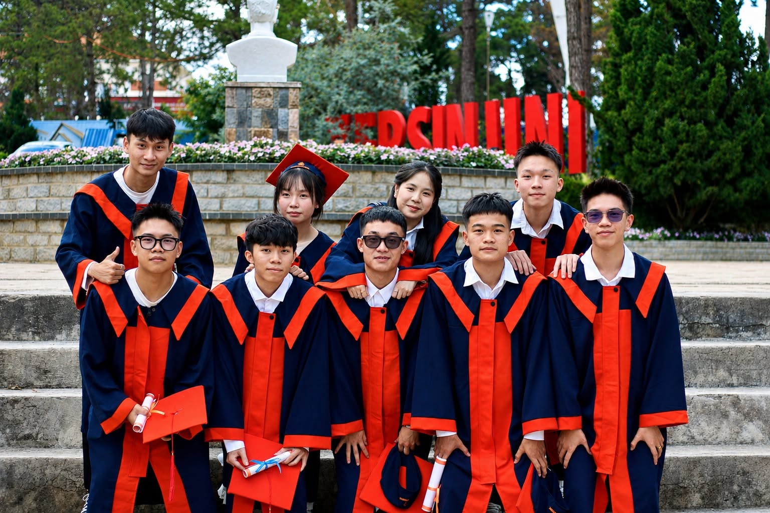 “Mùa hoa rực rỡ” – Lễ Tri ân và Trưởng thành của học sinh khối 12 niên khóa 2023 – 2026